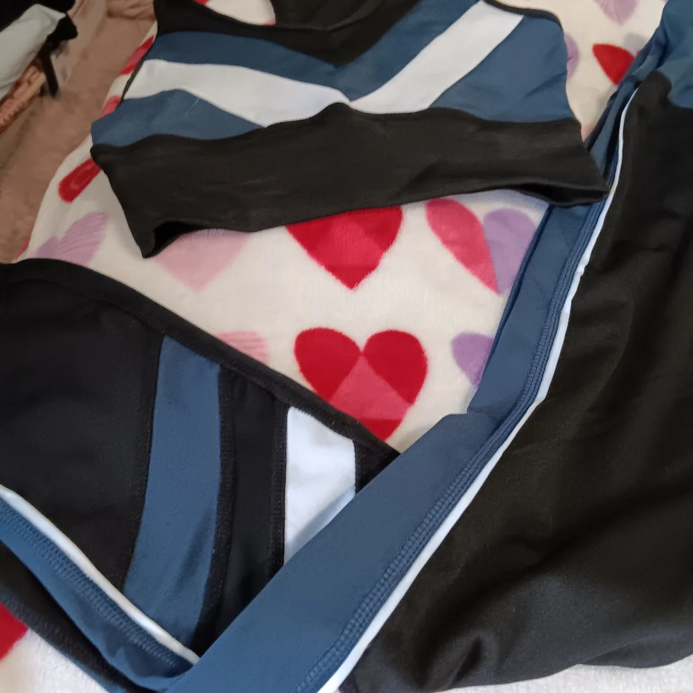 Nwt 3 piece workout set size small/medium - Picture 2 of 6